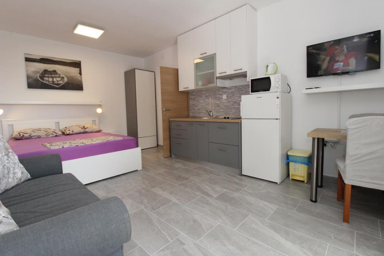 Apartments By The Sea Mandre, Pag - 6284 Kolan Exteriör bild