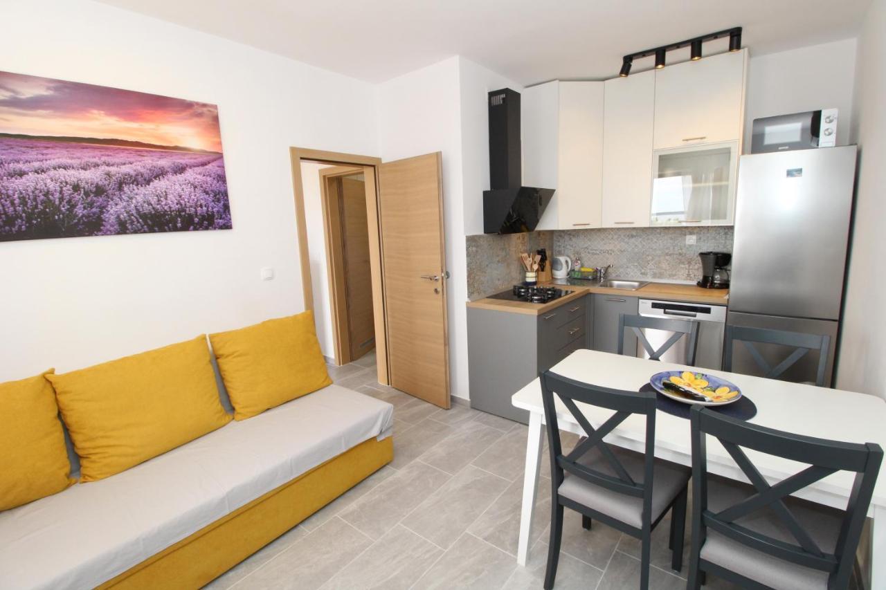 Apartments By The Sea Mandre, Pag - 6284 Kolan Exteriör bild