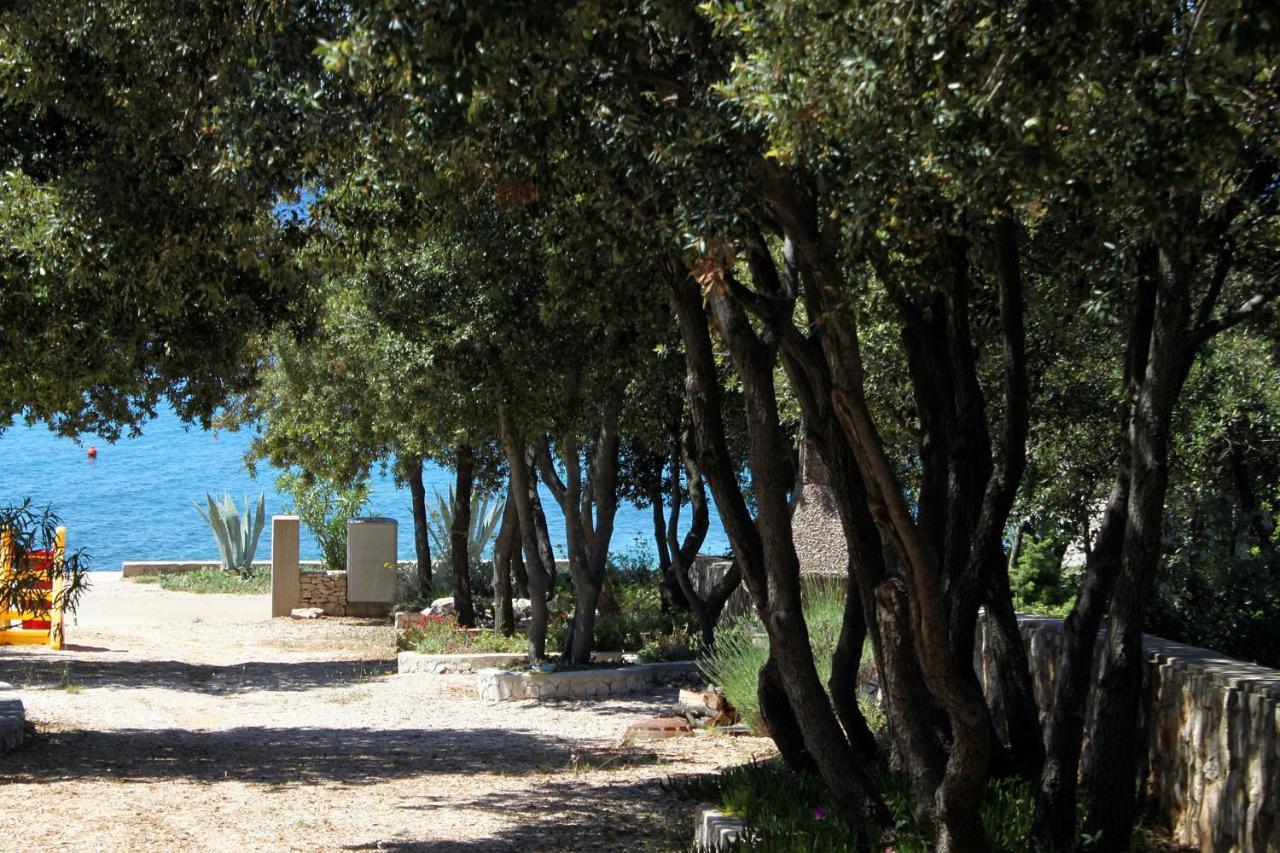 Apartments By The Sea Mandre, Pag - 6284 Kolan Exteriör bild